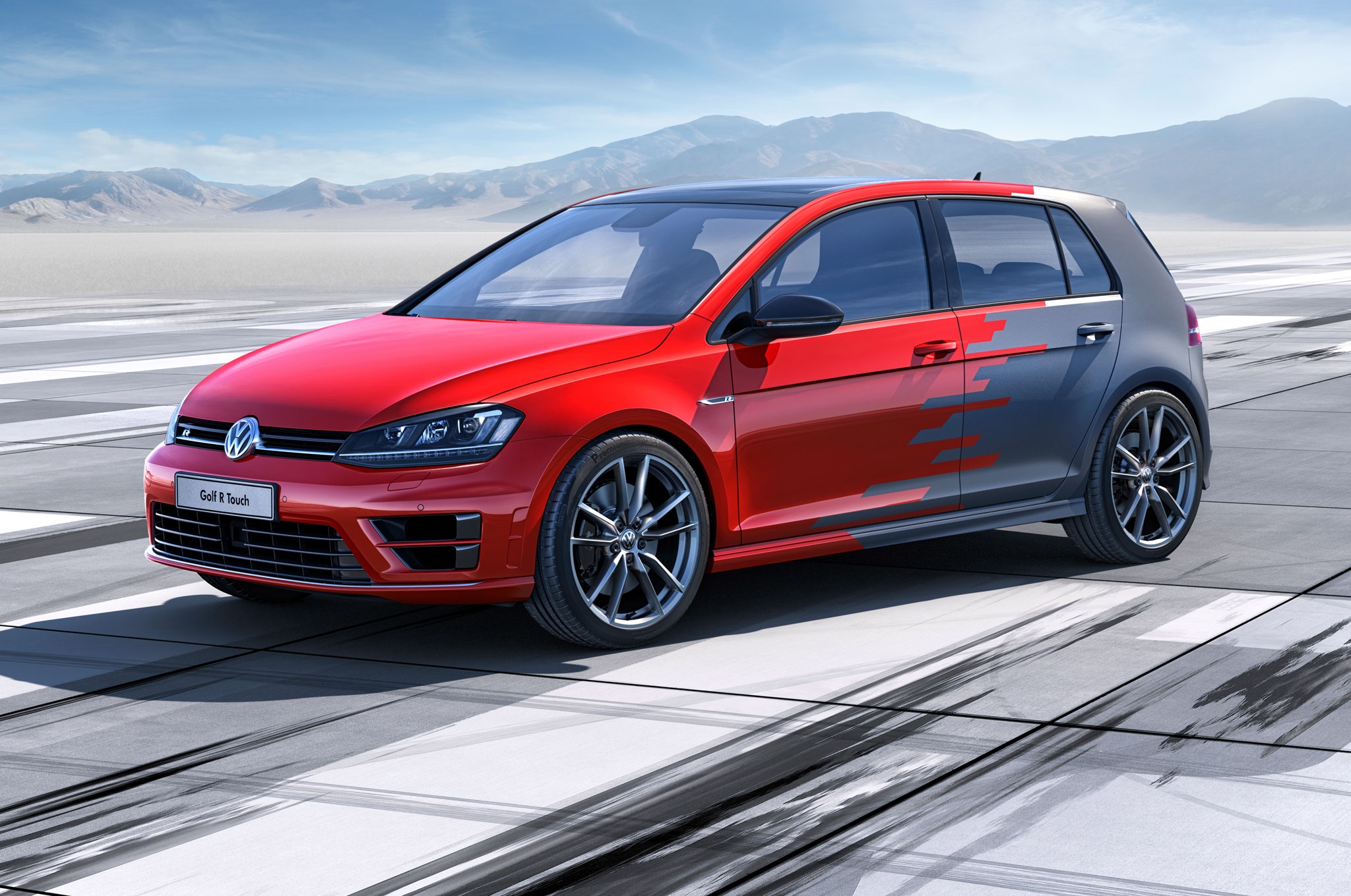 VW Golf R Touch screens and hand gestures replace buttons and dials